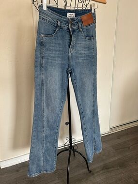 CKLY High-Rise Straight Leg Jeans in Medium Blue Size 29